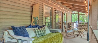 Beautiful Connestee Falls Home w/ Porch in Brevard