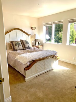 3 bedrooms, iron/ironing board, free WiFi, bed sheets - Take in the San Francisco views at this quiet oasis! (Tiburon)