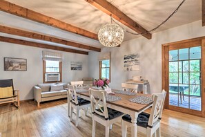 Interior - Walk to Main Street: Cottage w/ Sunroom in Hyannis (Barnstable)