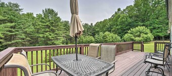 Deck, Fire Pit & Yard: Mountain Escape!
