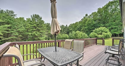 Deck, Fire Pit & Yard: Mountain Escape!