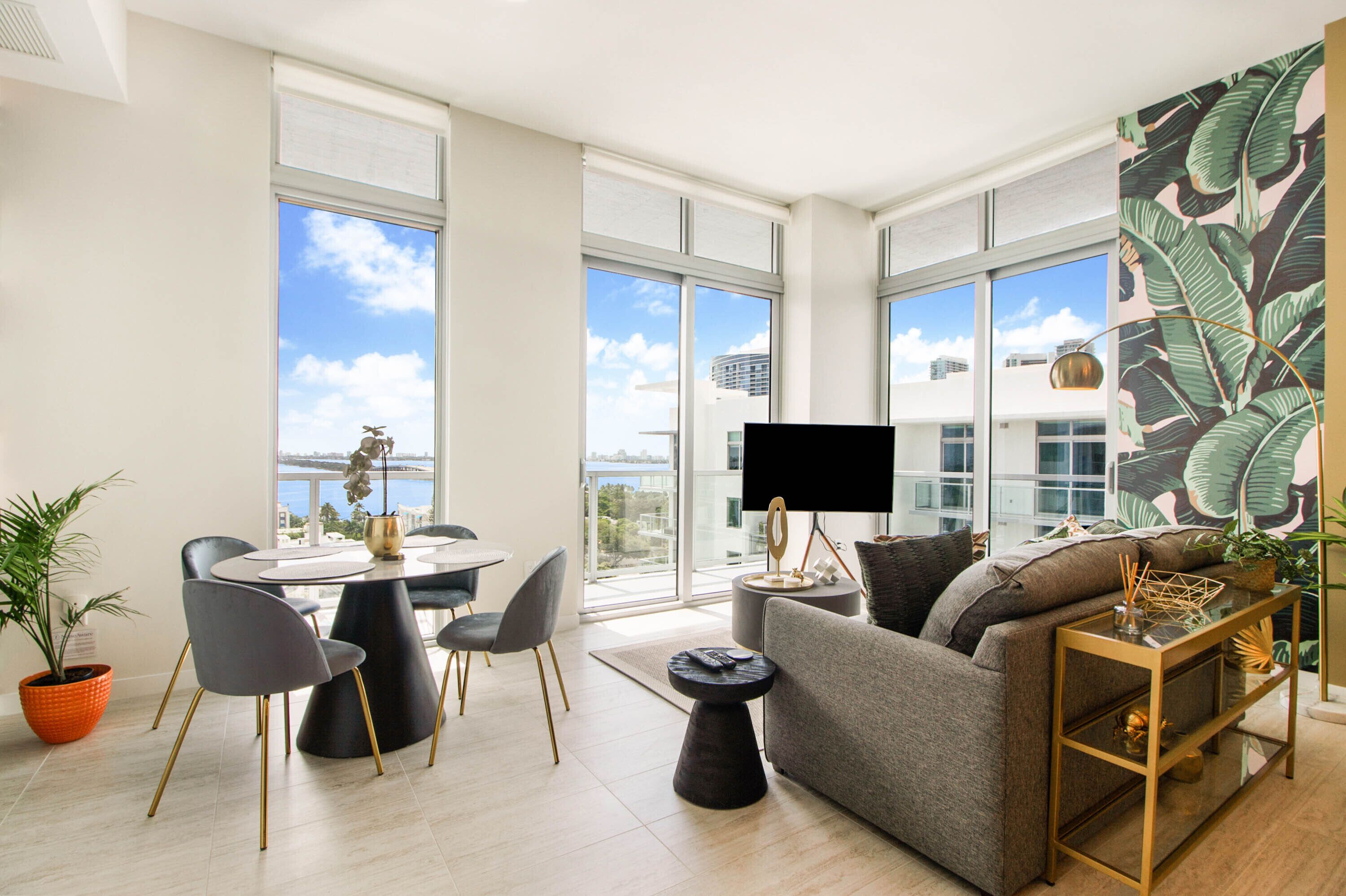 1BR Penthouse w.bay views in Miami Design District