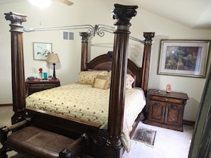 8 bedrooms, free WiFi, bed sheets