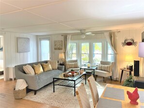 Una Smart TV, una chimenea