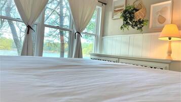 1 quarto, Wi-Fi de cortesia, roupa de cama