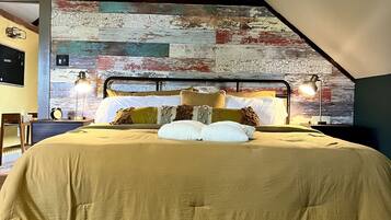 3 bedrooms, desk, iron/ironing board, free WiFi