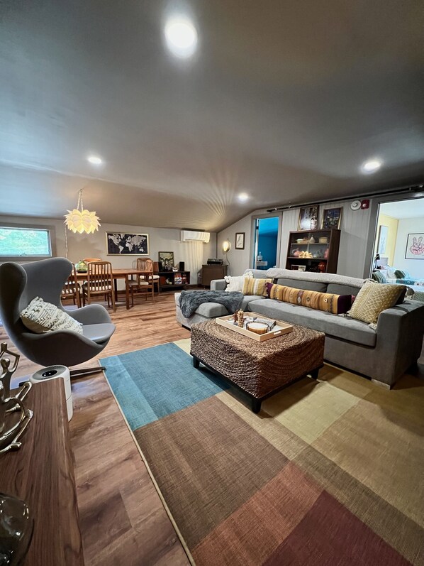 Smart TV, books, music library, stereo