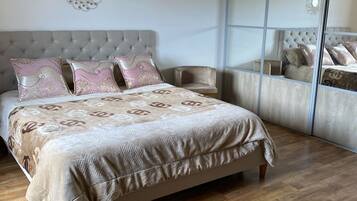 8 Schlafzimmer, Reisekinderbett, kostenloses WLAN