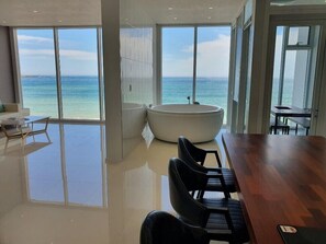 Family, Spa Tub (Contact Hotel for Pet Surcharge) | Living area - Daytona Pool Villa (Pohang)