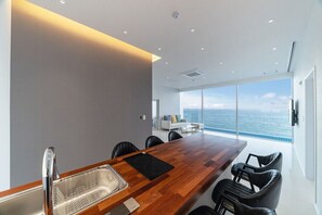 Platinum, Private Pool(Surcharge for Water Heating&Pet/Reservation required/Call 1 Day Prior to C/I) | Eigene Küche
