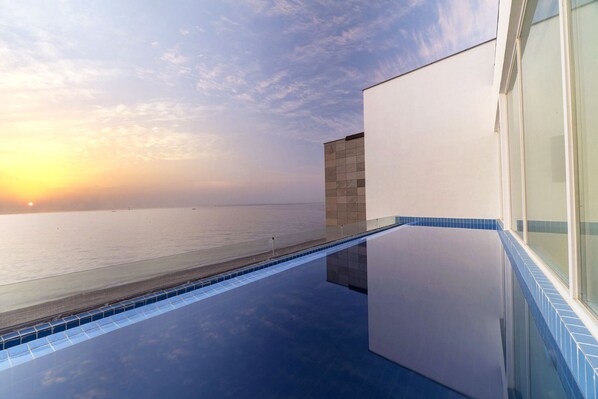 Platinum, Private Pool(Surcharge for Water Heating&Pet/Reservation required/Call 1 Day Prior to C/I) | Private pool - Daytona Pool Villa (Pohang)