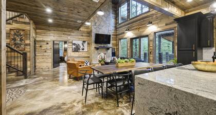 BRAND NEW! Smokey Pines | BOHO Modern + Chic Contemporary | Sleeps 12