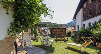 Casa Nicole Studio Apartment with Mountain View, Wi-Fi, and Garden