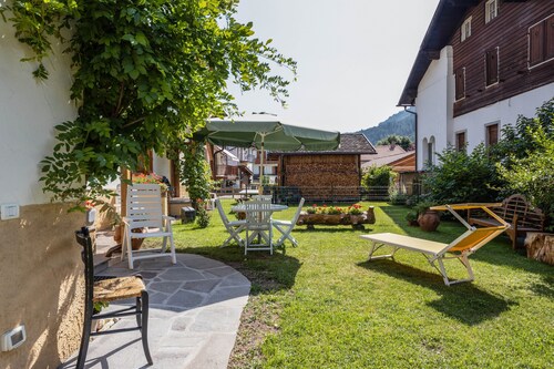 Casa Nicole Studio Apartment with Mountain View, Wi-Fi, and Garden