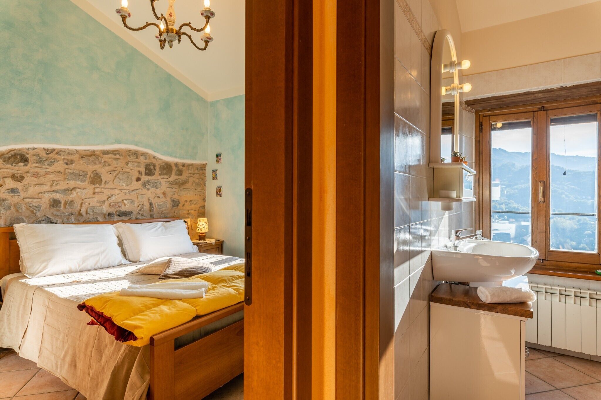 2 slaapkamers, een strijkplank/strijkijzer, gratis wifi, beddengoed