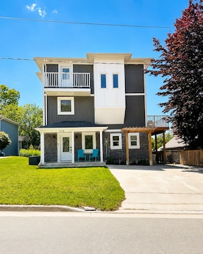 Exterior - Walk to Main Beach | Sleeps 10 | Fire Pit & Games (Saugeen Shores)
