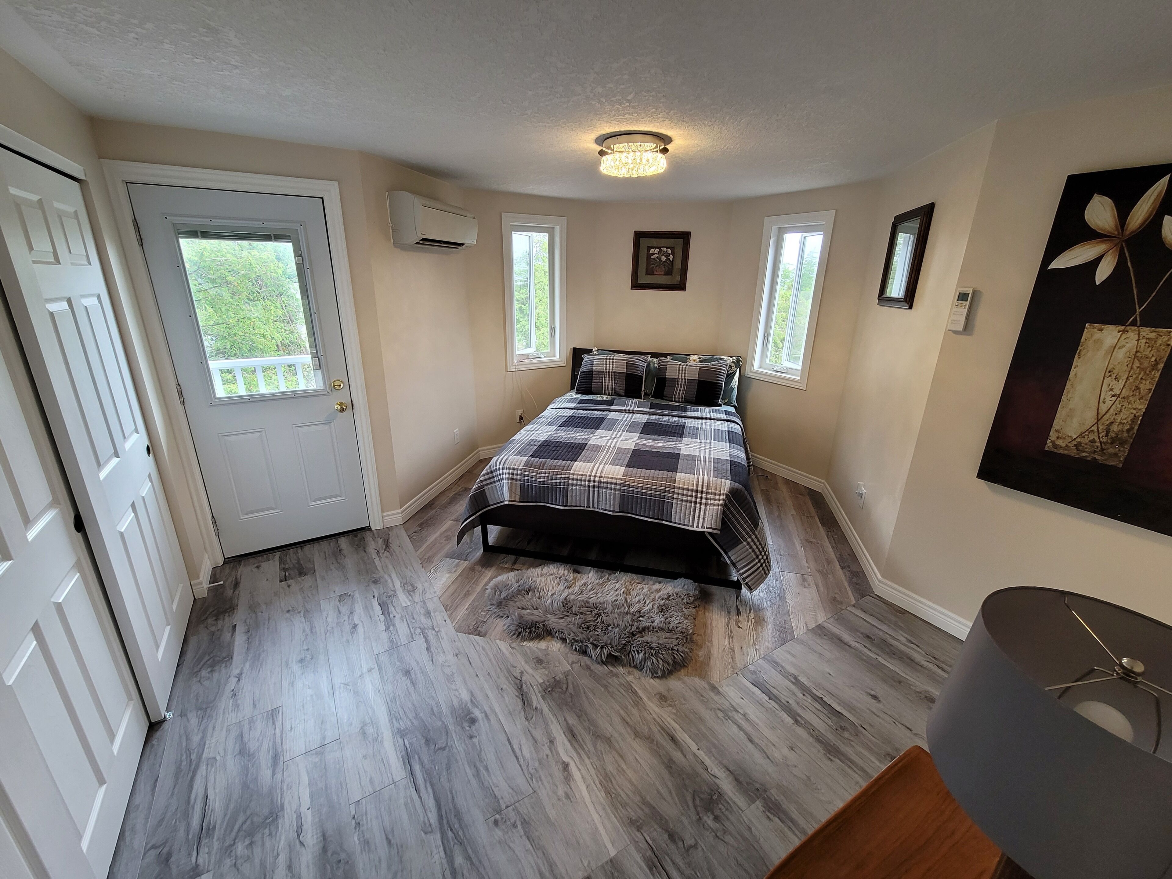 4 chambres, fer et planche à repasser, accès au Wi-Fi (inclus)