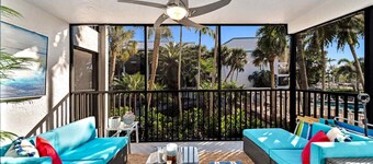 Newly Renovated South Seas Villa with Pool