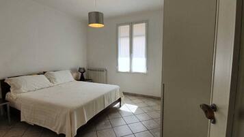 1 chambre, fer et planche Ă repasser, Wi-Fi, draps fournis