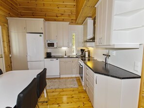 Fridge, microwave, dishwasher, cookware/dishes/utensils