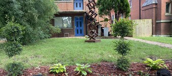 Pet Friendly 1st Fl Apartment w/Fenced Backyard