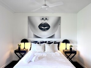 Free WiFi, bed sheets - Plantation Hotel Coffs Harbour (Coffs Harbour)
