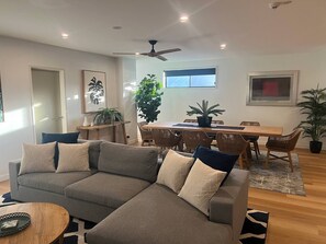 Appartement, 3 chambres | Aire de séjour