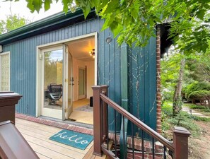 Exterior detail - 2 beds, private entry & en-suite bath. Minutes to downtown Denver and Red Rocks. (Wheat Ridge)