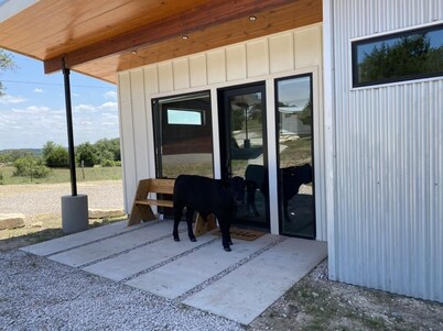 Cozy/Cute Tiny House close to wineries, wedding venues & outdoor fun