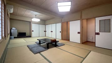 高级开间 | 免费 WiFi、床单