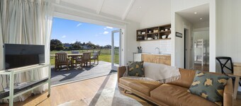 Te Whare Hipi - Martinborough Holiday Home