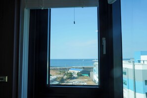 View from property - Aroomi Hotel Hyupjae (Jeju City)