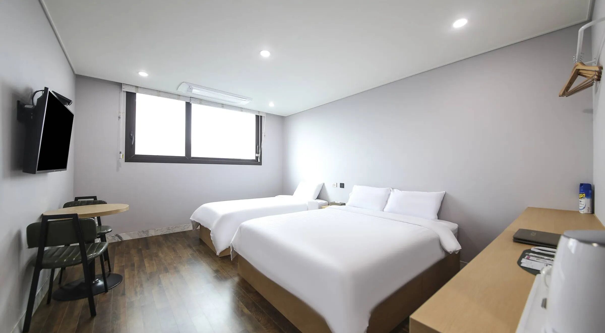 豪華客房 | 羽絨被、筆電工作空間、免費無線上網、床單