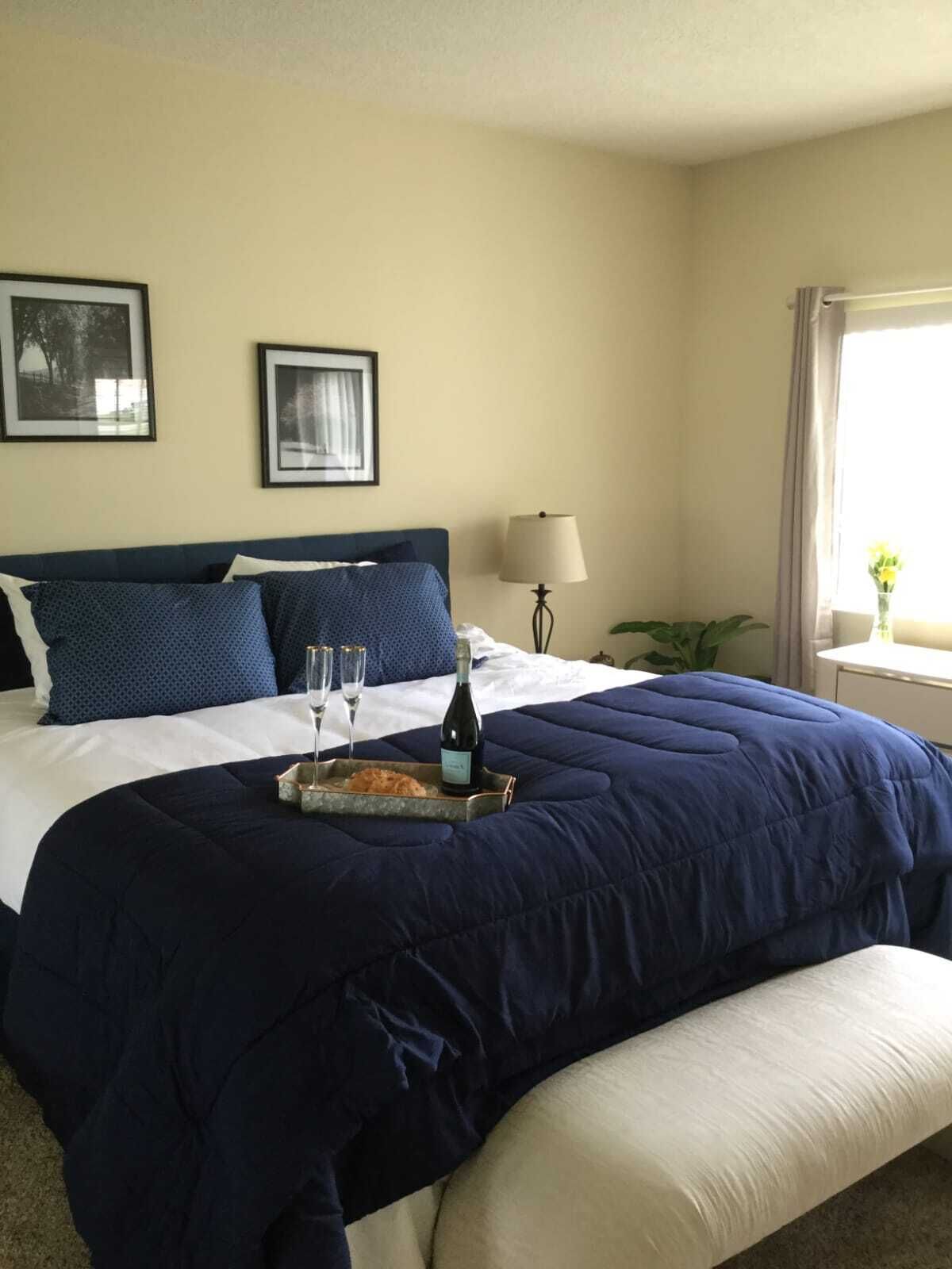 2 bedrooms, iron/ironing board, WiFi, bed sheets