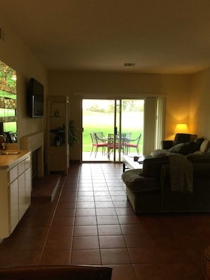 Smart-TV, Kamin, Drucker