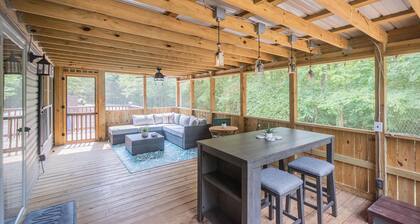 Cheerful 4 bedroom cottage on Kentucky lake