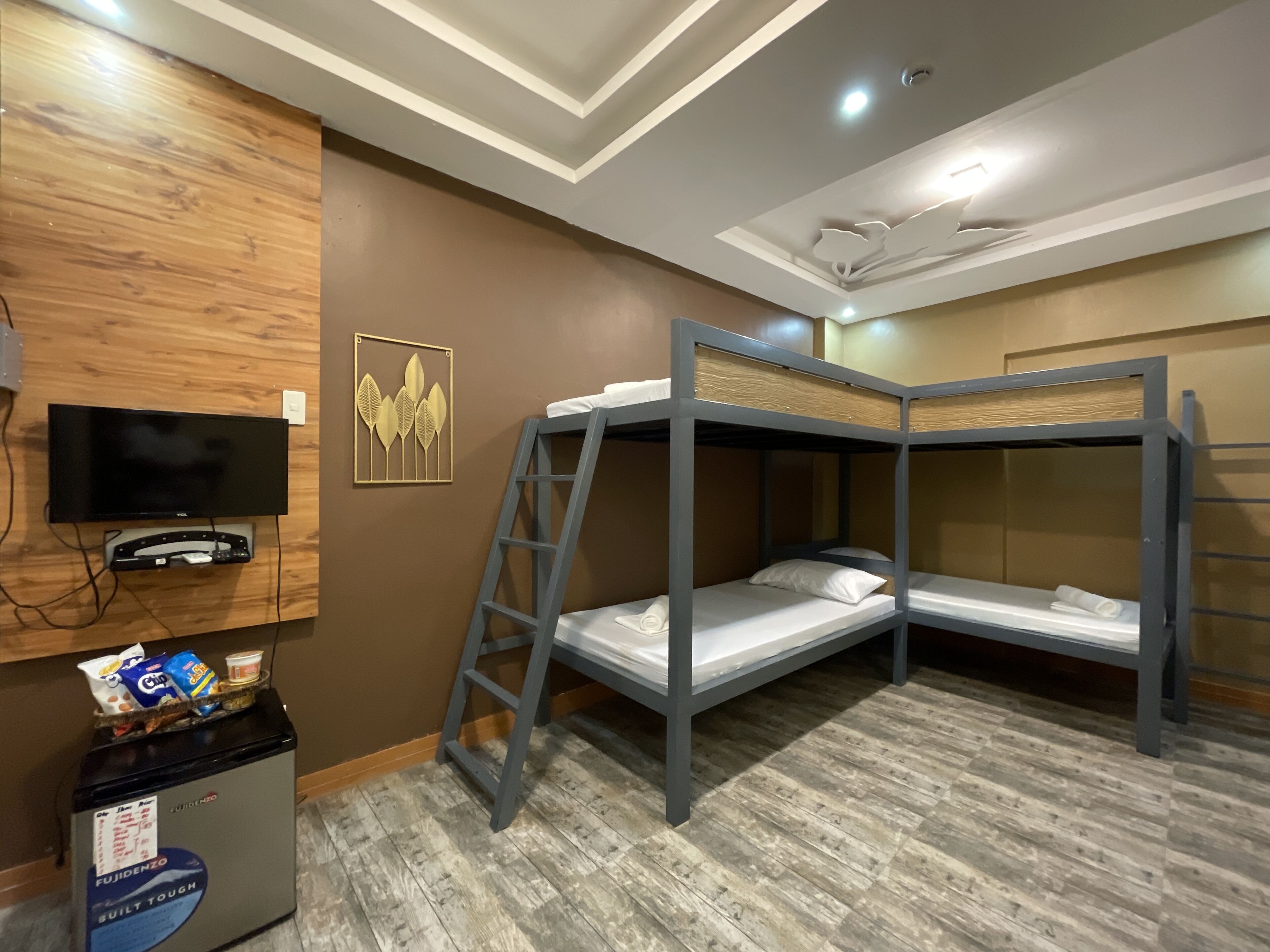 Minibar, in-room safe, free WiFi, bed sheets