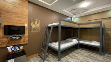 Minibar, in-room safe, free WiFi, bed sheets