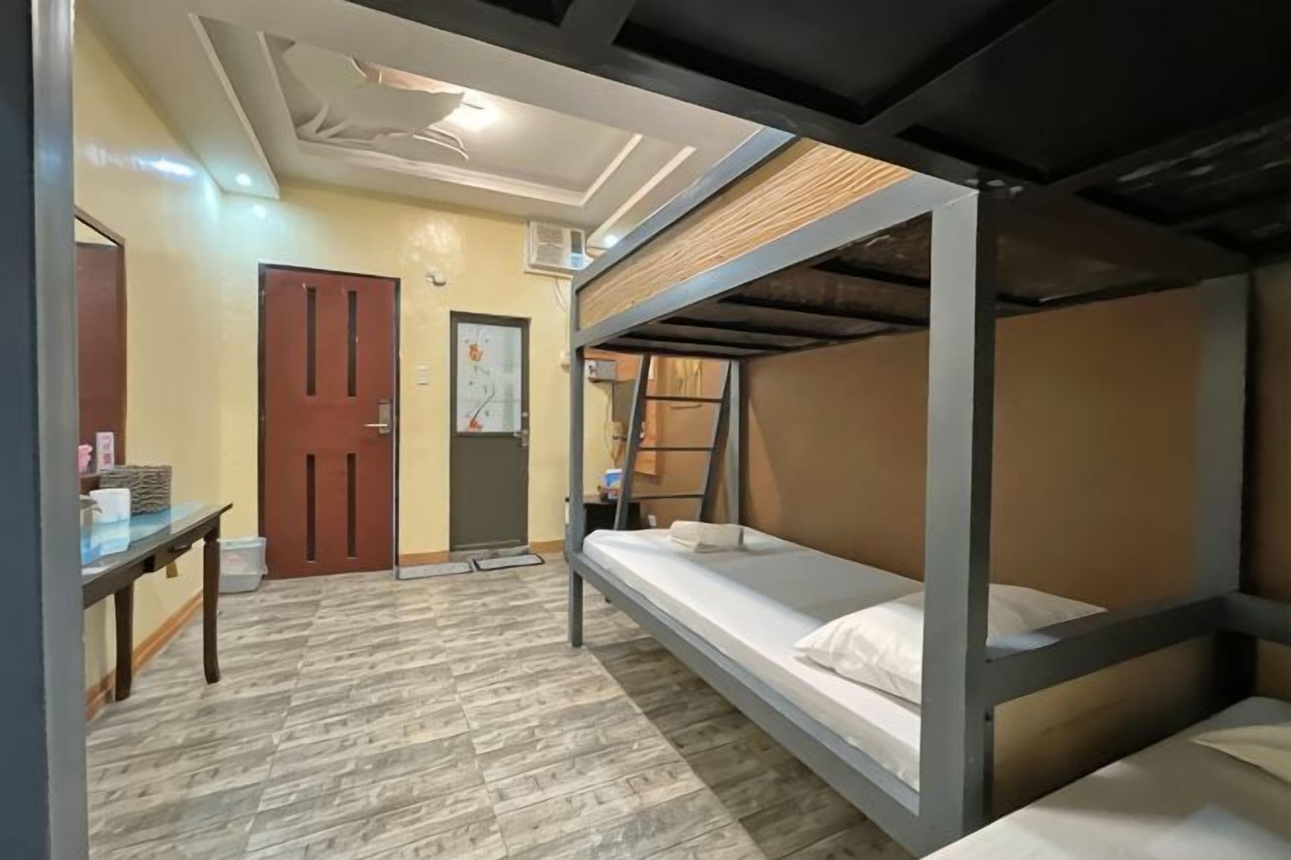 Minibar, in-room safe, free WiFi, bed sheets