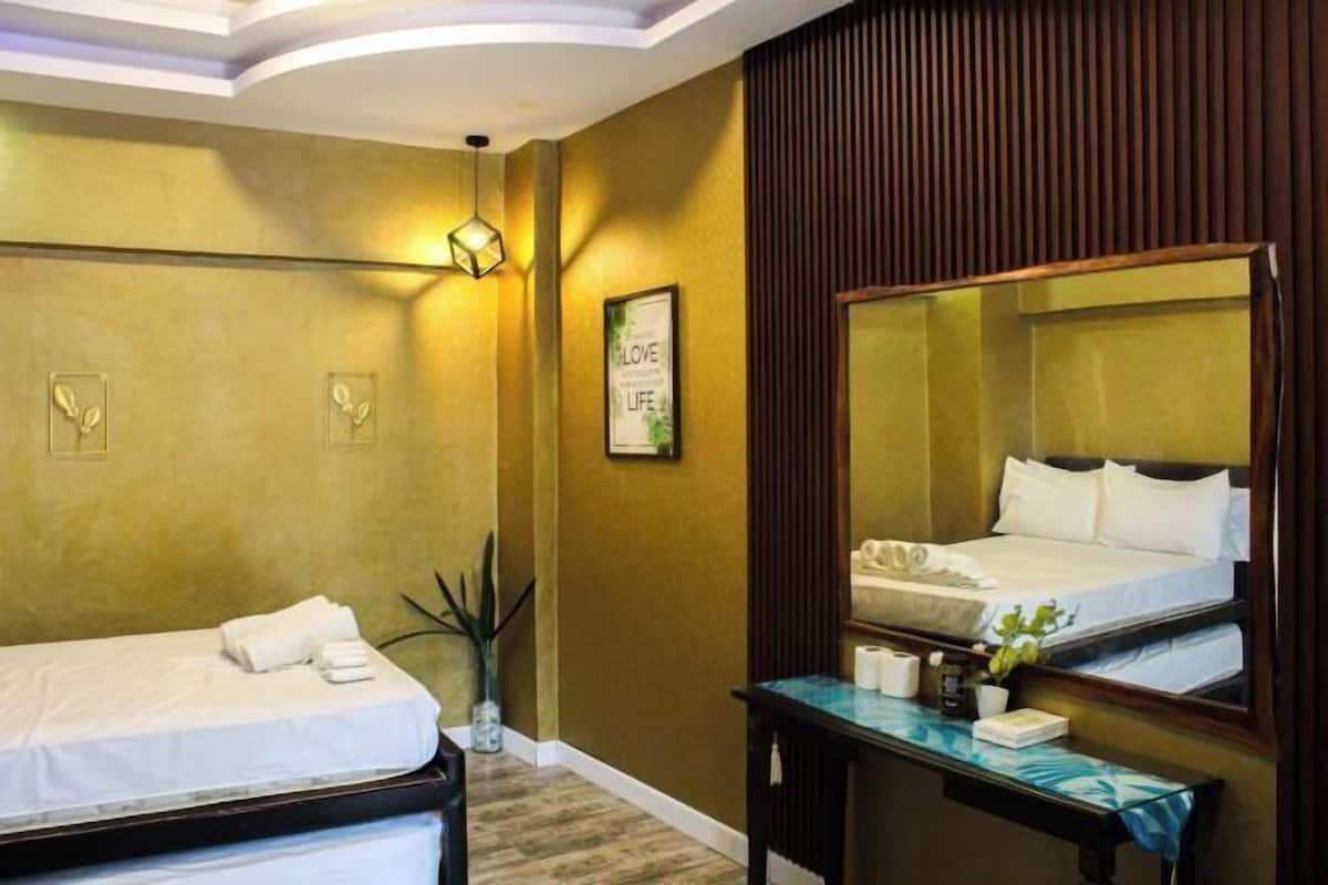 Minibar, coffres-forts dans les chambres, Wi-Fi gratuit, draps fournis