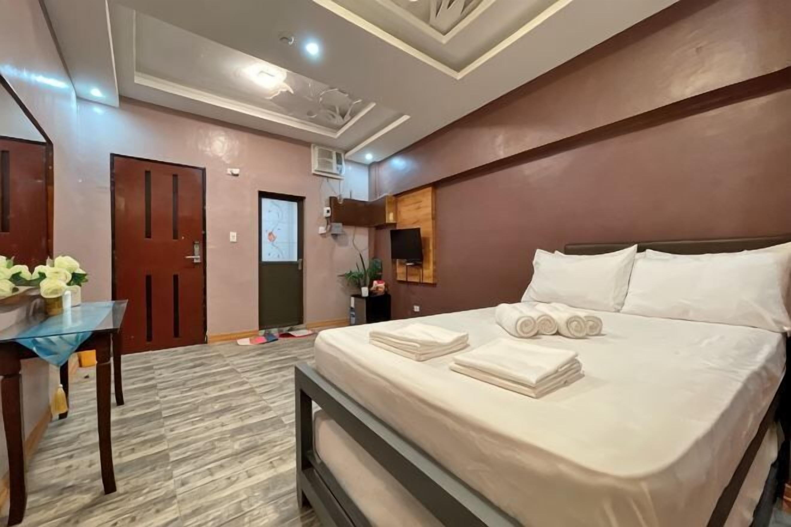 Minibar, in-room safe, free WiFi, bed sheets