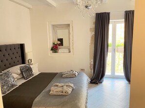 3 bedrooms, in-room safe, travel cot, WiFi
