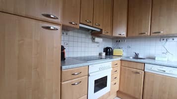 Refrigerador, microondas, horno y lavavajillas