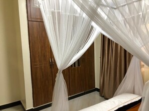 2 bedrooms, iron/ironing board, free WiFi, bed sheets - Jengel 2 bedroom Furnished Apartments  (Entebbe)
