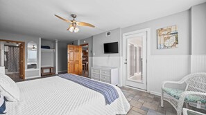 2 bedrooms, iron/ironing board, free WiFi, bed sheets