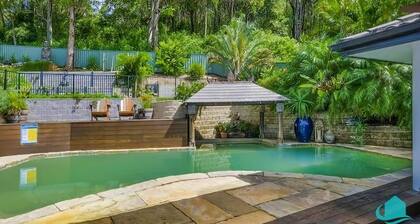 Splendour Hideaway - Luxury and pool - Caves Beach