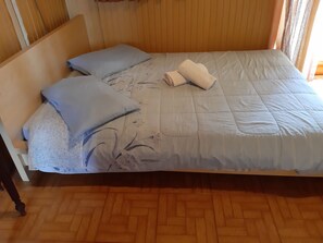 1 Schlafzimmer, Zimmersafe, Bügeleisen/Bügelbrett, Reisekinderbett