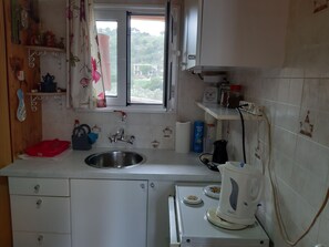 Kühlschrank, Ofen, Herdplatte, Geschirrspüler