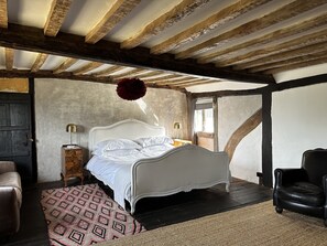 6 chambres, fer et planche à repasser, lit parapluie, Wi-Fi gratuit
