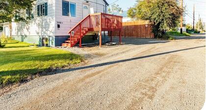 Large Govt hill studio-near downtown